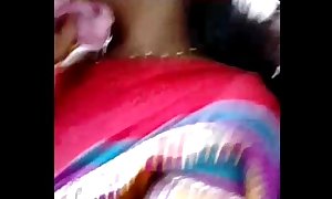 Undisclosed aunty boobshow yellow blouse forth public- delhi omnibus