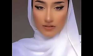 Hijabi Exposure