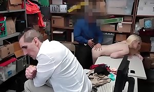 Police cadger fuck overprotect together with patron's daughter attempted thieft